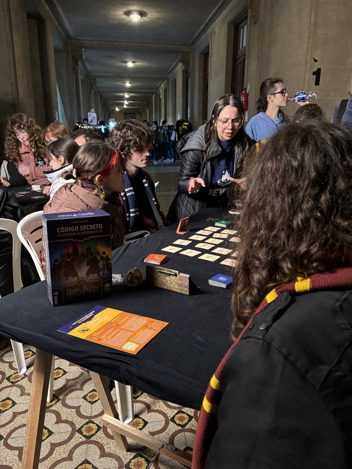 Presentación de Código Secreto: Regreso a Hogwarts (Devir Argentina) en Magic Meeting (Colegio San José), Julio 2026